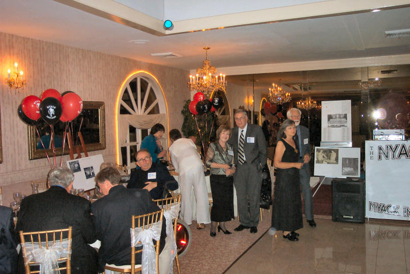 55reunionGrande08.jpg